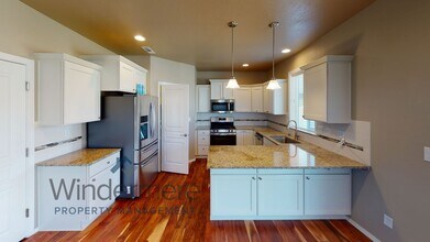 531 SW Alicia Loop in College Place, WA - Building Photo - Building Photo