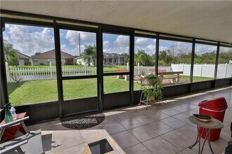 3941 Langdrum Dr in Wesley Chapel, FL - Foto de edificio - Building Photo