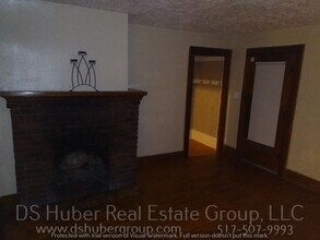 926 N Martin Luther King Jr Blvd in Lansing, MI - Foto de edificio - Building Photo