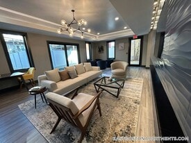 656 Saratoga St in Boston, MA - Building Photo