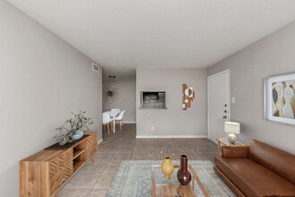 Parkway And Parkgreen On Bellaire in Houston, TX - Foto de edificio - Building Photo