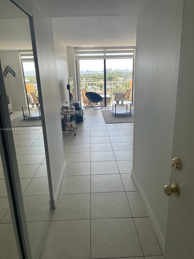 2350 NE 135th St, Unit 1109 in North Miami, FL - Building Photo - Building Photo