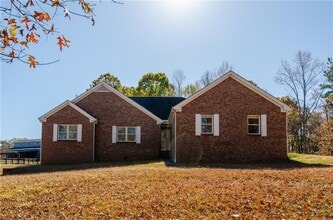 3950 Chattahoochee Rd in Cumming, GA - Building Photo - Building Photo