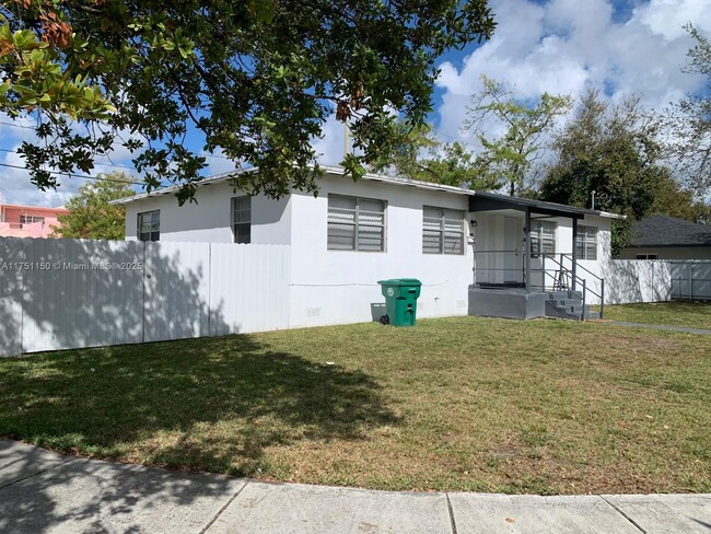 1393 NW 53rd St in Miami, FL - Building Photo - Building Photo