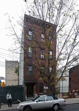 383 E 198th St in Bronx, NY - Foto de edificio - Building Photo