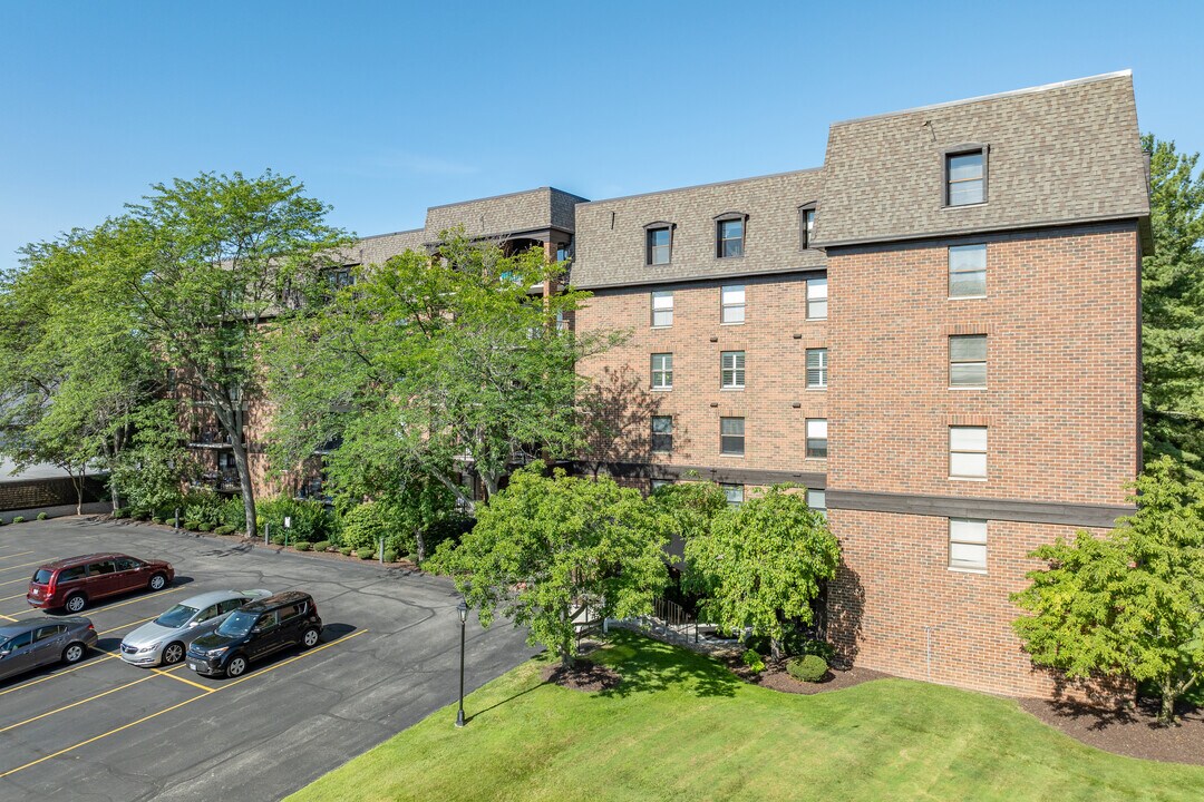 Charles Place in Westlake, OH - Building Photo