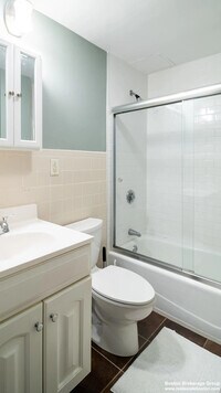 96 E Cottage St photo'