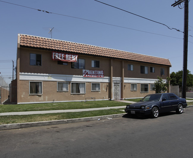 6910 Simpson Ave in North Hollywood, CA - Foto de edificio - Building Photo