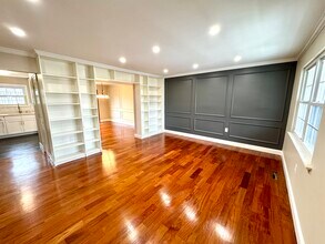 540 Valleywood Rd in Millersville, MD - Foto de edificio - Building Photo