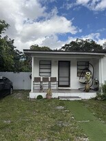 6315 SW 32nd St in Miramar, FL - Building Photo