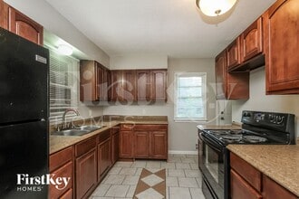 7611 E 47th Terrace in Kansas City, MO - Building Photo - Building Photo