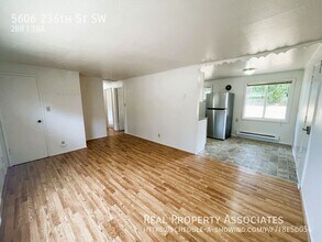 5606 236th St SW in Mountlake Terrace, WA - Building Photo - Building Photo