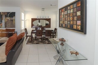 4866 NW 108th Psge in Doral, FL - Building Photo - Building Photo