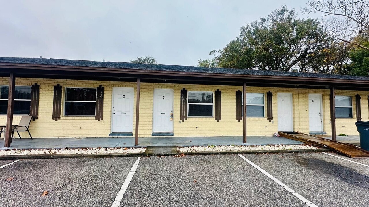983 Berkley Rd in Auburndale, FL - Building Photo