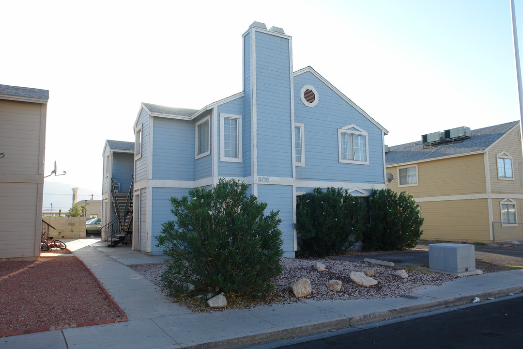 Village At Washington in Las Vegas, NV - Building Photo