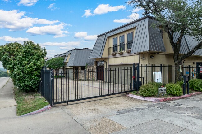 Park Lane Place Townhomes in Dallas, TX - Building Photo - Building Photo