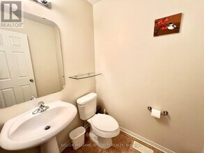 141 Gatespark Private in Ottawa, ON - Building Photo - Building Photo