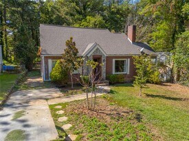 1261 Eastridge Rd SW in Atlanta, GA - Building Photo