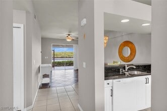 242 Newport Dr in Naples, FL - Building Photo - Building Photo