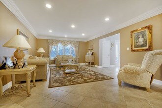 90 Georgetown Rd in Eatontown, NJ - Building Photo - Building Photo