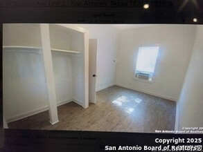 530 W Summit Ave. in San Antonio, TX - Building Photo - Building Photo