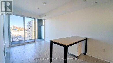 39 Mary St in Barrie, ON - Building Photo - Building Photo