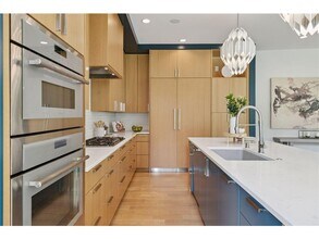 1726 Kenwood Pkwy in Minneapolis, MN - Building Photo - Building Photo