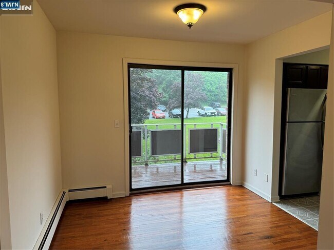 102 Bellgrove Dr in Mahwah, NJ - Building Photo - Building Photo