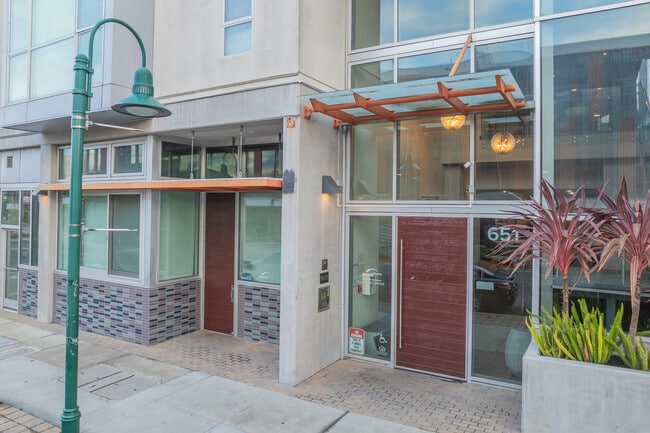 Viewpoint in Berkeley, CA - Building Photo - Building Photo