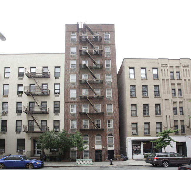 402 East 83rd Street in New York, NY - Building Photo - Building Photo