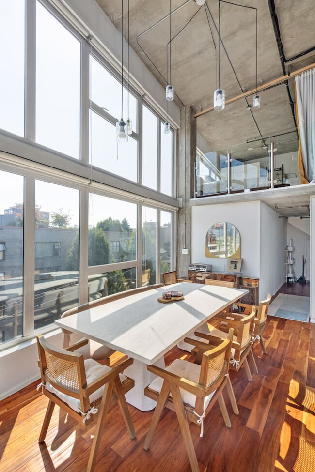 289 Alexander St in Vancouver, BC - Building Photo - Building Photo