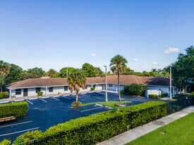 603 Melaleuca Dr in Margate, FL - Building Photo