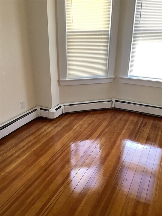 57 Vine St in Lynn, MA - Building Photo