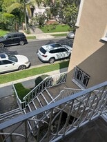 1062 Masselin Ave, Unit 1066 in Los Angeles, CA - Building Photo