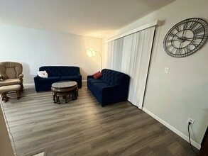 9260 SW 146th Ter, Unit I3 in Beaverton, OR - Foto de edificio - Building Photo