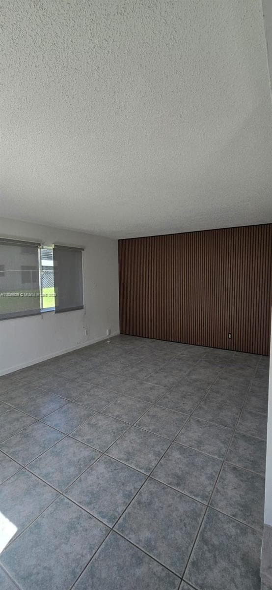 property at 2120 Sherwood Forest Blvd
