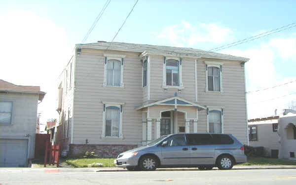 3014 Encinal Ave in Alameda, CA - Foto de edificio - Building Photo