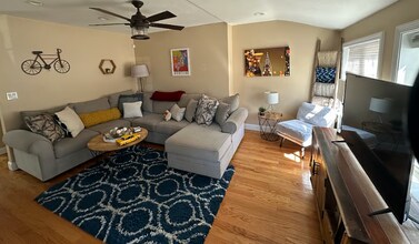 1058 S Franklin St in Holbrook, MA - Building Photo - Building Photo