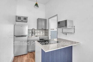 4011 36th Ct in West Palm Beach, FL - Building Photo