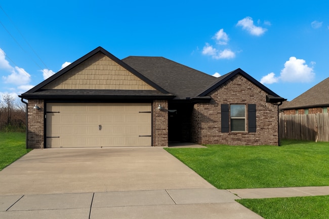 property at 802 SW Cabriolet St