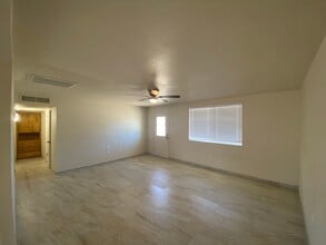 1934 Miami Ave in Kingman, AZ - Building Photo - Building Photo