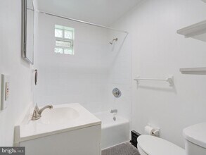 262 W Apsley St in Philadelphia, PA - Building Photo - Building Photo