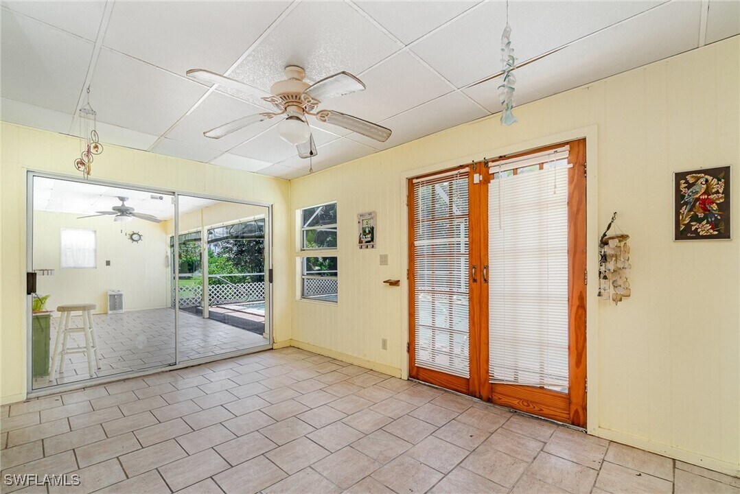 2324 Jasper Ave in Ft. Myers, FL - Building Photo