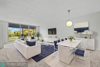 3505 Oaks Way in Pompano Beach, FL - Building Photo - Building Photo