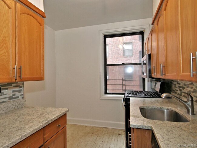 313 Larchmont Acres in Larchmont, NY - Foto de edificio - Building Photo