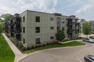 Shorewood Landing Senior Living in Shorewood, MN - Building Photo - Building Photo