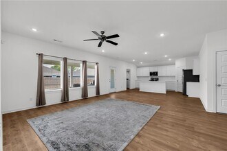 4411 W Canyon Run Dr in Fayetteville, AR - Building Photo - Building Photo