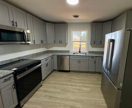 889 W Main St in Smithfield, VA - Building Photo - Building Photo