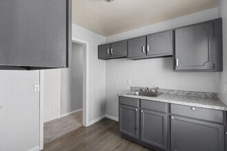 15735 Cheyenne St in Detroit, MI - Building Photo - Building Photo