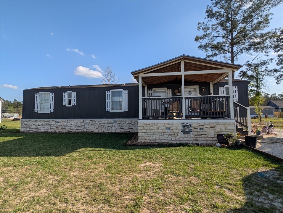 18384 Valletta Dr in Conroe, TX - Foto de edificio